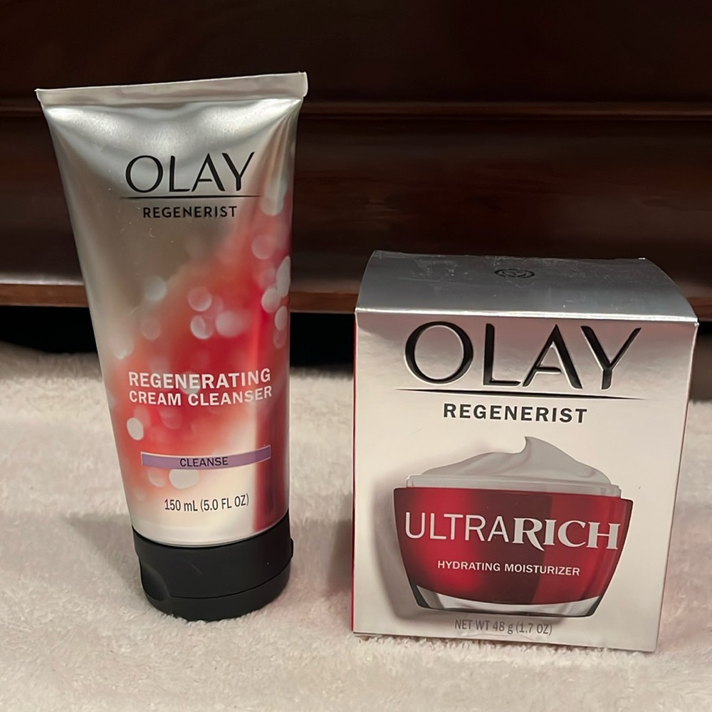 OLAY Regenerist Cleanser and Ultra Rich Moisturizer Set